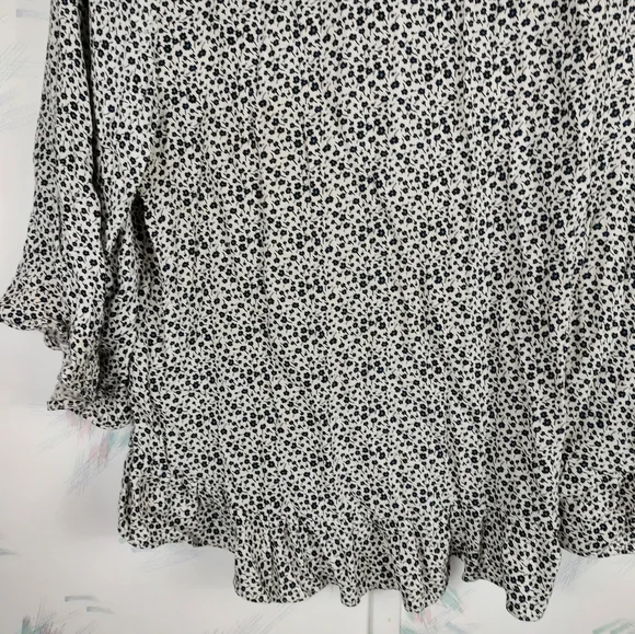 Cynthia Rowley Floral Print V-neck Top - Picture 9 of 10